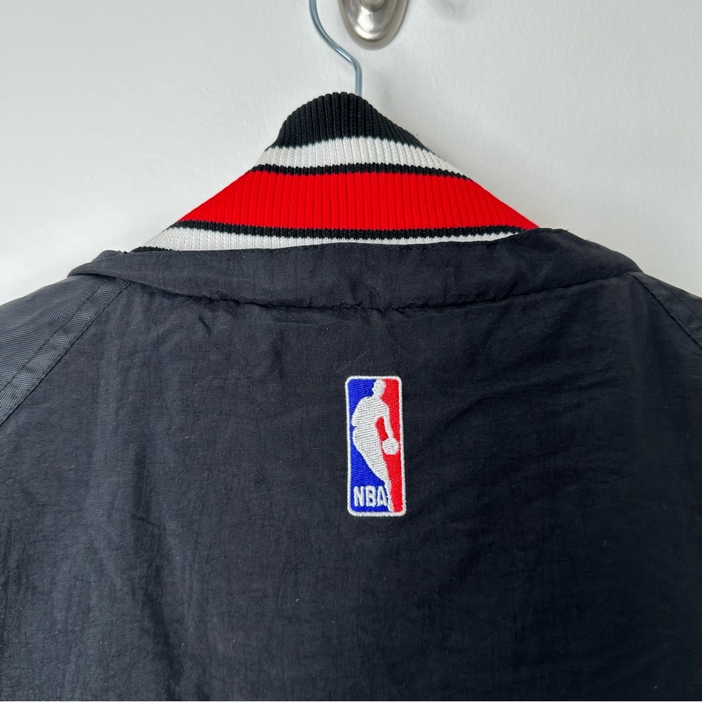 Vintage 90’s Chicago Bulls 1/4 Zip Pullover Embroidered Starter Jacket - Picture 14 of 15